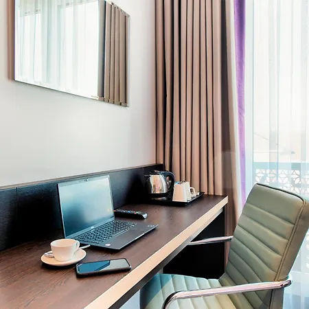 Premier Inn Frankfurt City Centre-3